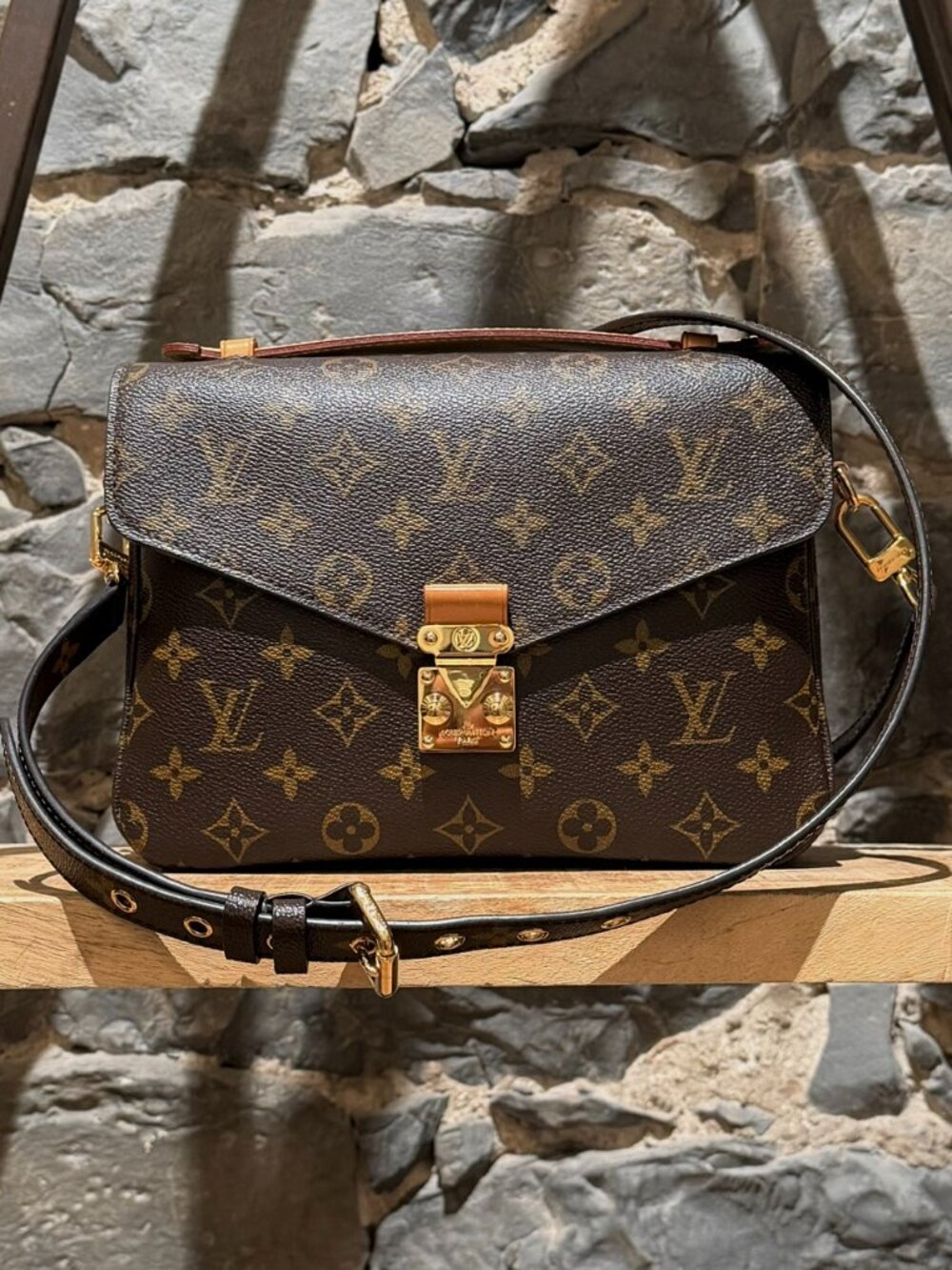 Louis Vuitton Brown Monogram Pochette Métis Shoulder Bag